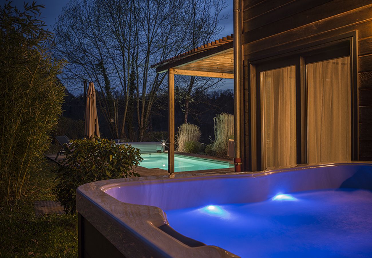 Chalet in Nâves-Parmelan - Venez Chez Vous Le Cocon du Parmelan