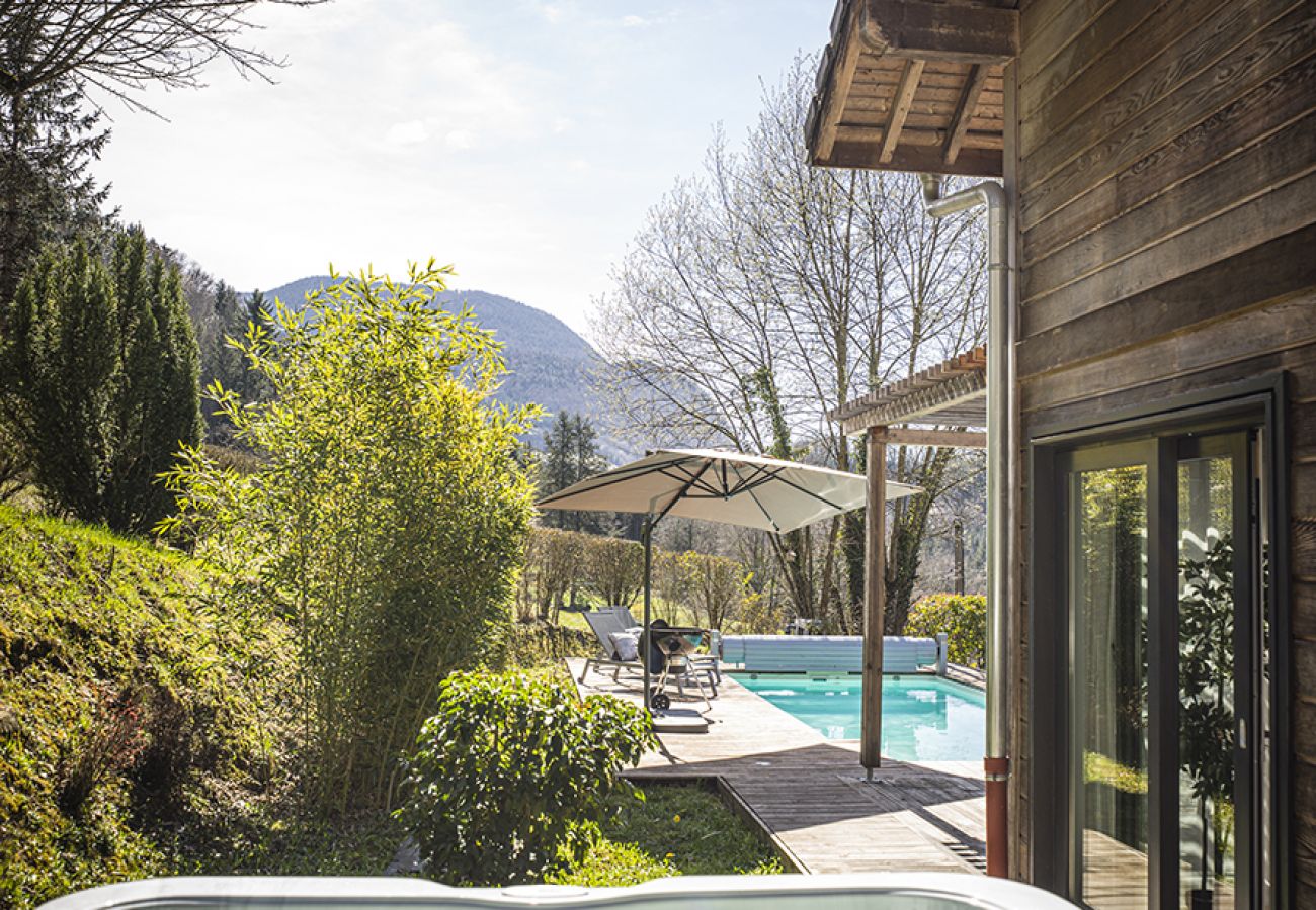 Chalet in Nâves-Parmelan - Venez Chez Vous Le Cocon du Parmelan