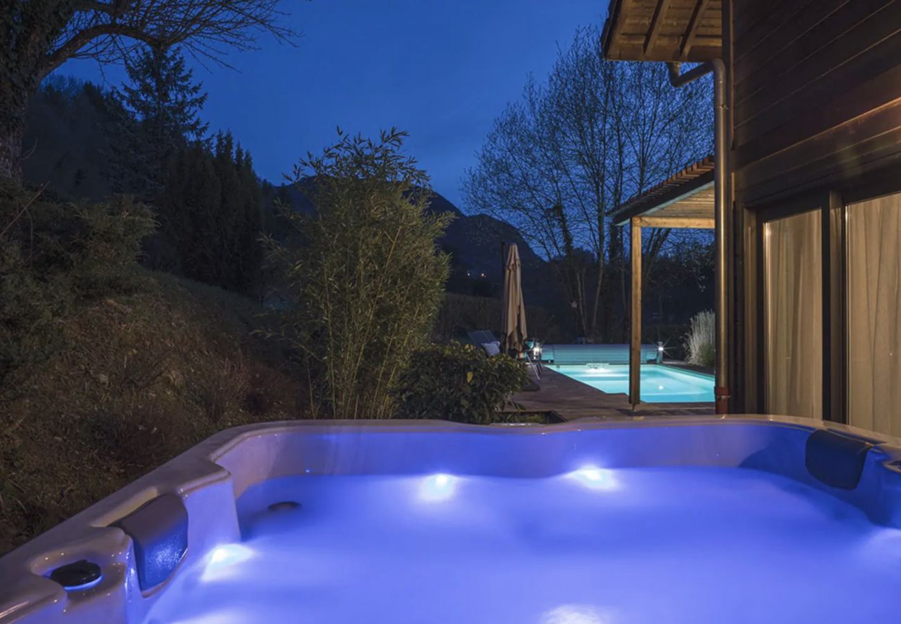Chalet in Nâves-Parmelan - Venez Chez Vous Le Cocon du Parmelan