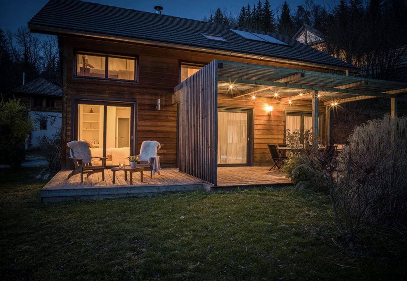 Chalet in Nâves-Parmelan - Venez Chez Vous Le Cocon du Parmelan