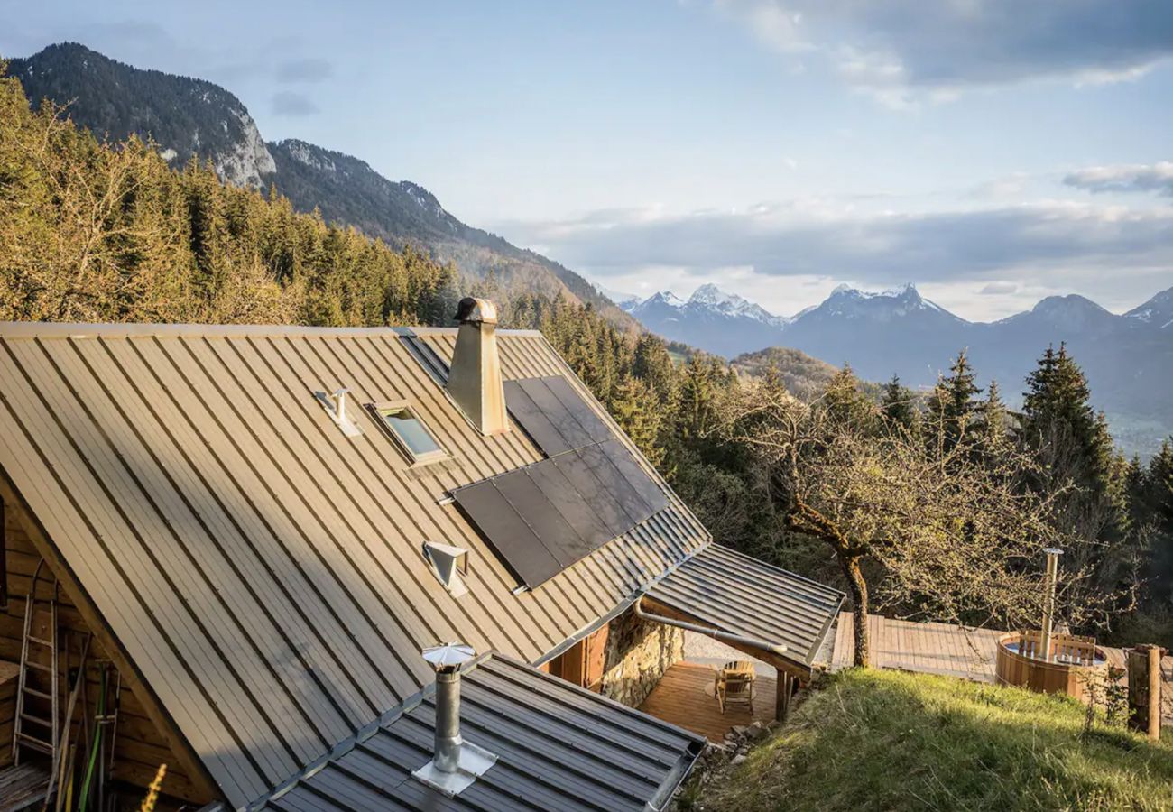 Chalet in Talloires-montmin - Venez Chez Vous Cosy Chalet le banc du cerf