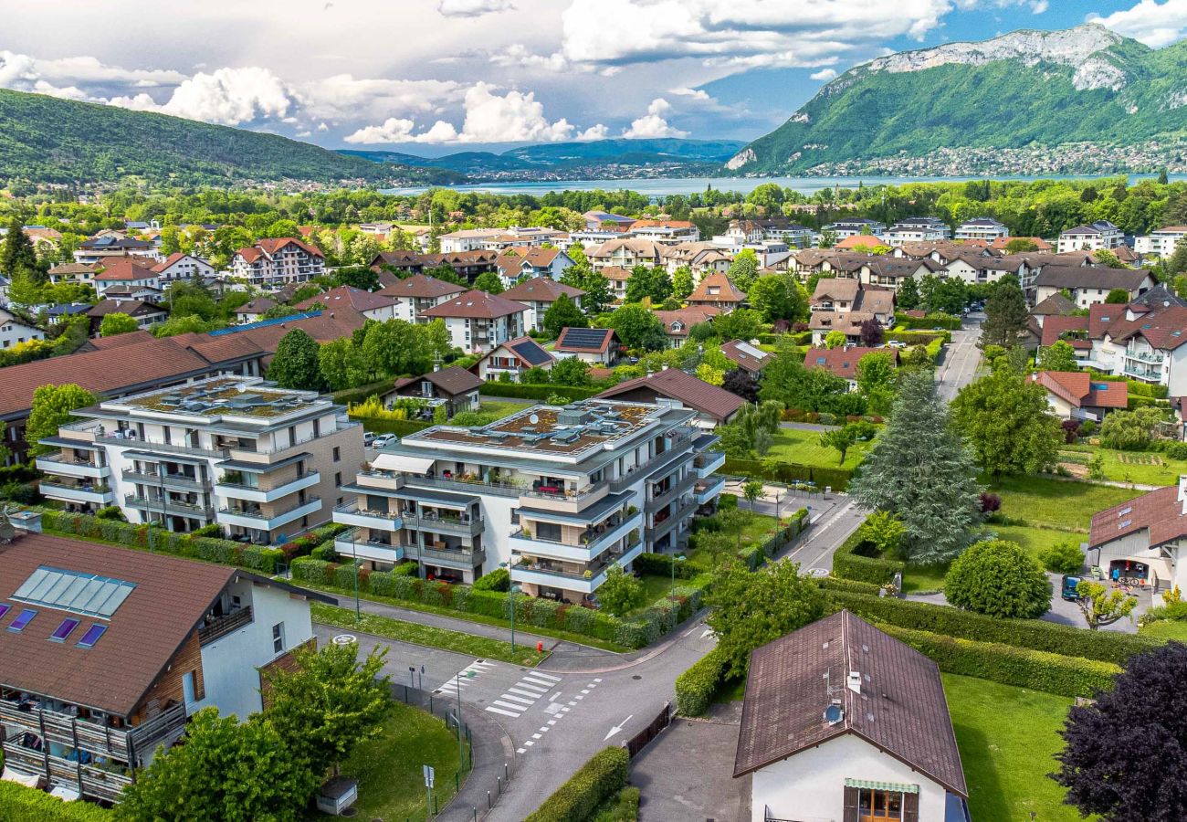 Apartment in Saint-Jorioz - Tournette, vue montagne & belle terrasse