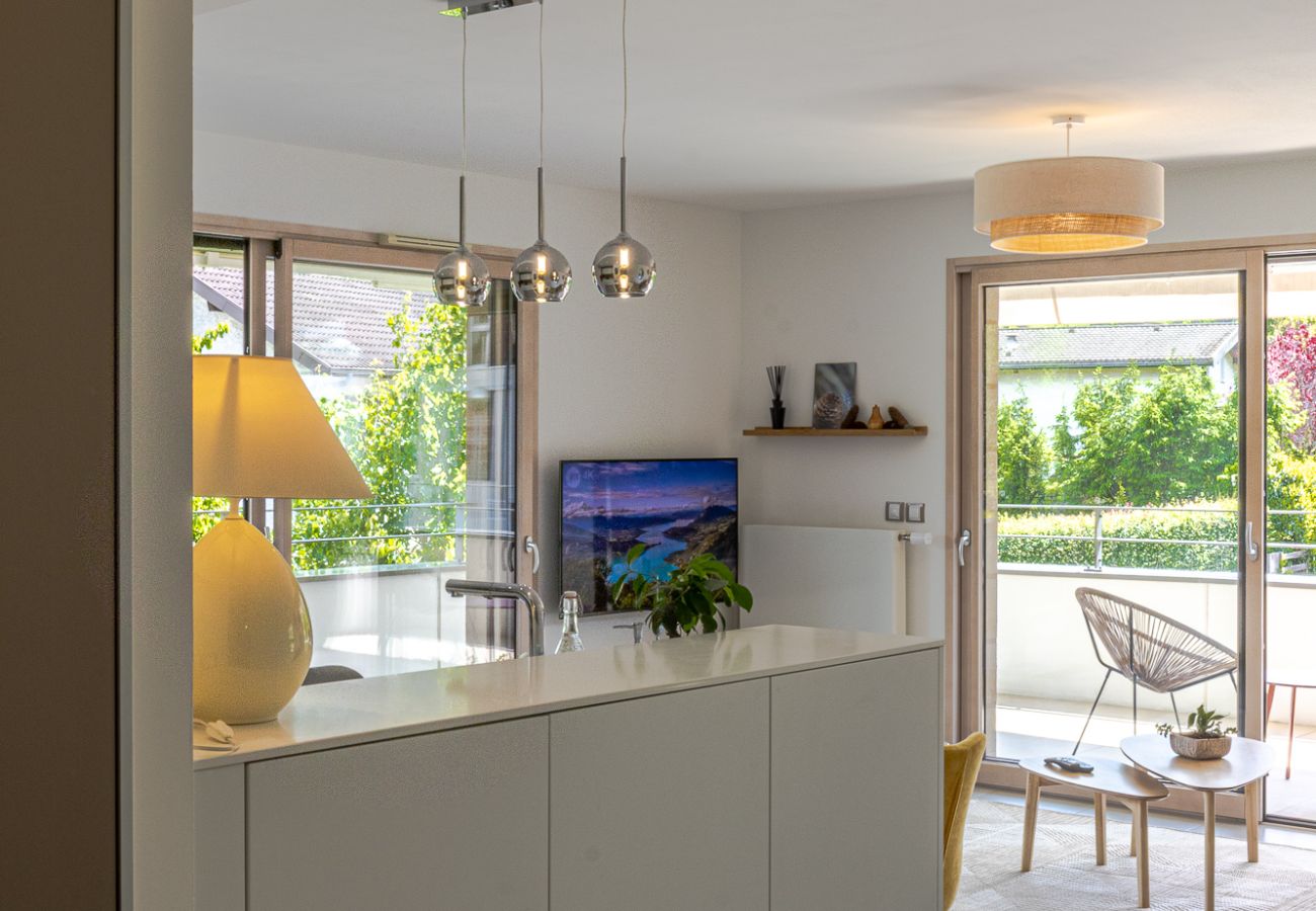 Apartment in Saint-Jorioz - Tournette, vue montagne & belle terrasse