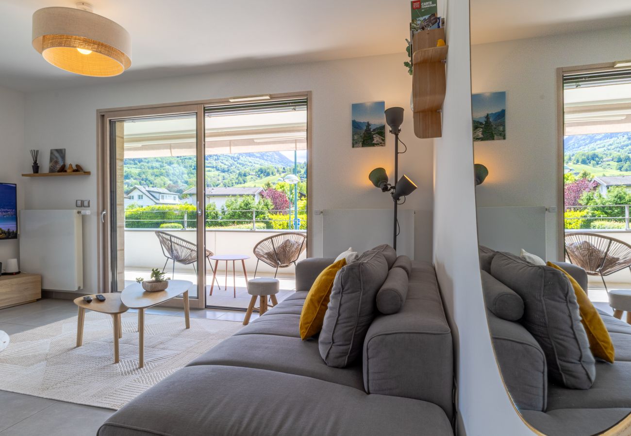 Apartment in Saint-Jorioz - Tournette, vue montagne & belle terrasse