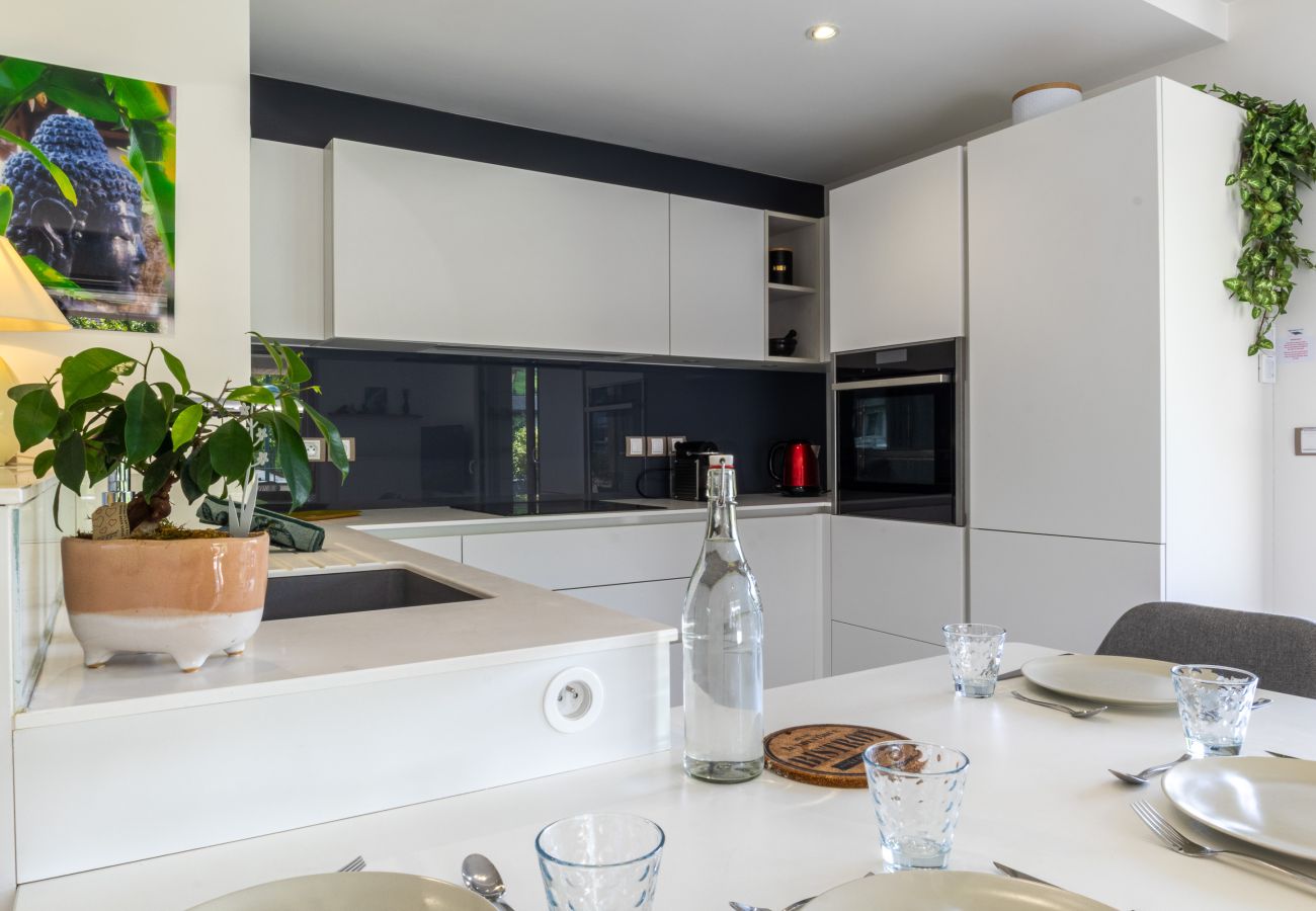 Apartment in Saint-Jorioz - Tournette, vue montagne & belle terrasse