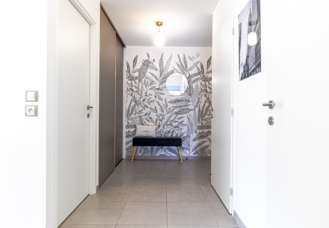 Apartment in Saint-Jorioz - Tournette, vue montagne & belle terrasse