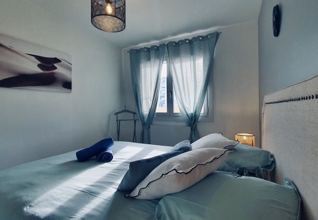 Appartement à Annecy - Le Continental Beau T2 plein centre + parking Appartement à Annecy - Le Continental Beau T2 plein centre + parking