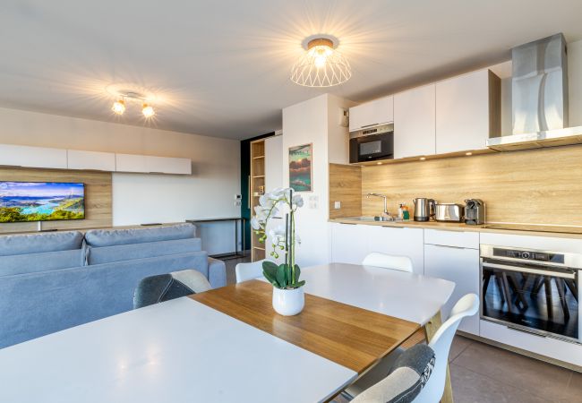 Appartement à Annecy - La Plume appartement avec parking et vue lac Appartement à Annecy - La Plume appartement avec parking et vue lac