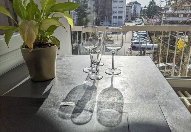 Appartement à Annecy - Azur 4* Bleu lumineux  Annecy centre-ville et lac Appartement à Annecy - Azur 4* Bleu lumineux  Annecy centre-ville et lac