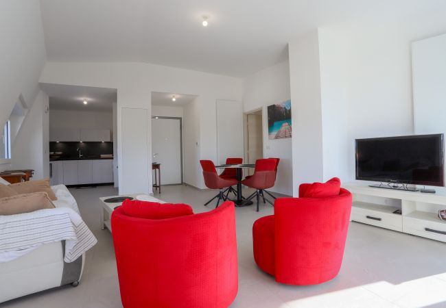 Appartement à Annecy - Le nid du lac d'Annecy Appartement à Annecy - Le nid du lac d'Annecy
