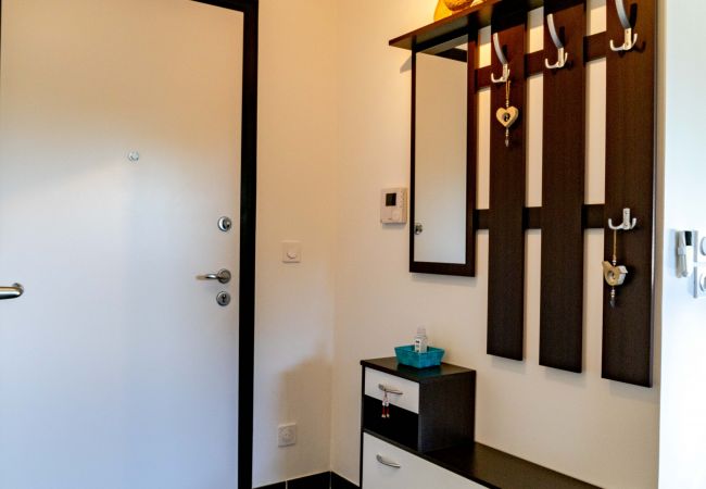 Appartement à Annecy - Le Coquelicot 3*/ Confortable et Calme Appartement à Annecy - Le Coquelicot 3*/ Confortable et Calme