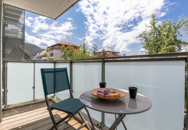 Appartement à Annecy - Le Coquelicot 3*/ Confortable et Calme Appartement à Annecy - Le Coquelicot 3*/ Confortable et Calme