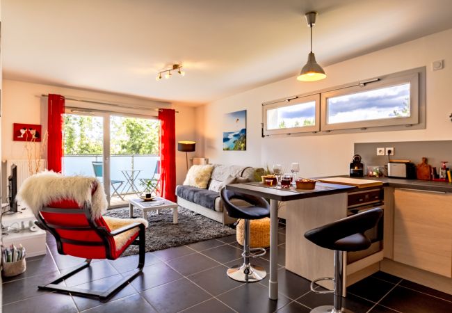 Appartement à Annecy - Le Coquelicot 3*/ Confortable et Calme Appartement à Annecy - Le Coquelicot 3*/ Confortable et Calme